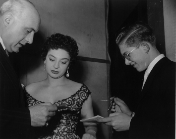 Con el Maestro Razzi, Director de la RAI, Sanremo, 1954.